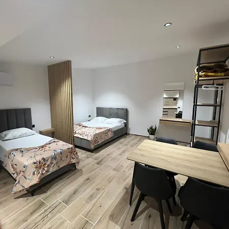 Rent Albano Hotel *