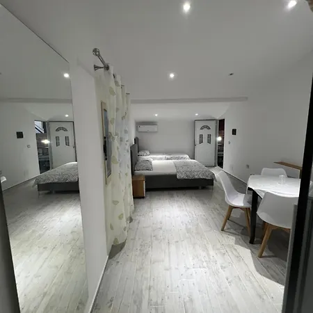Rent Albano Hotel Wlora