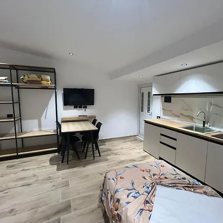Rent Albano Vlorë